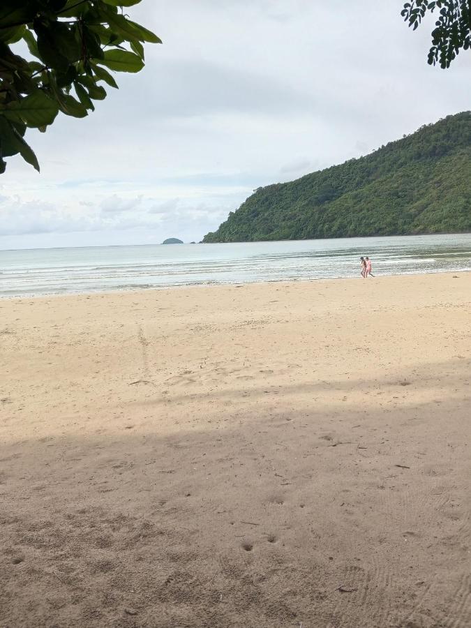 Akoya Beach Park And Cottages Locaroc Esterno foto