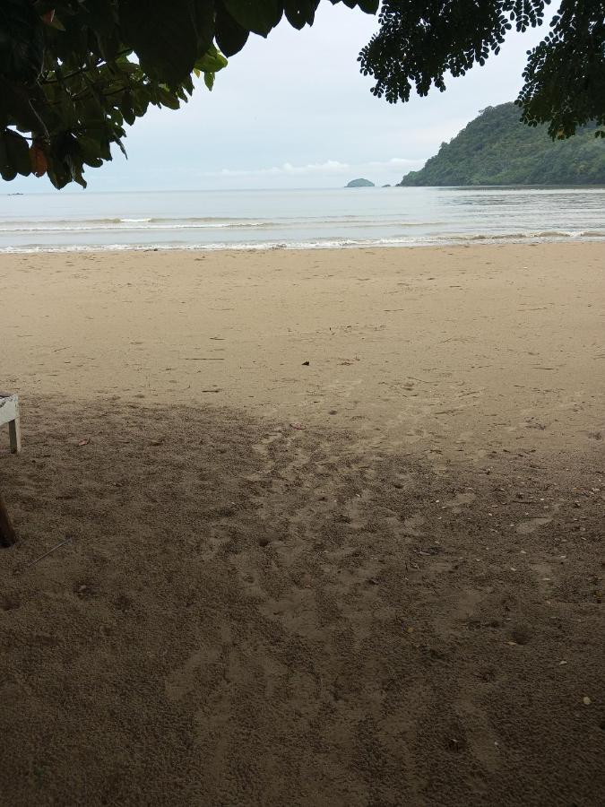 Akoya Beach Park And Cottages Locaroc Esterno foto
