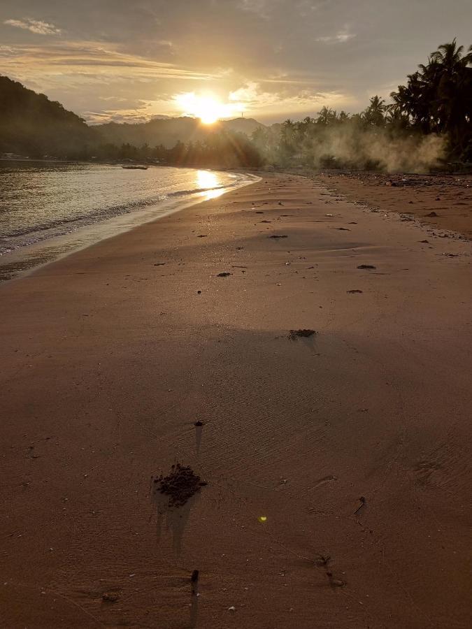 Akoya Beach Park And Cottages Locaroc Esterno foto
