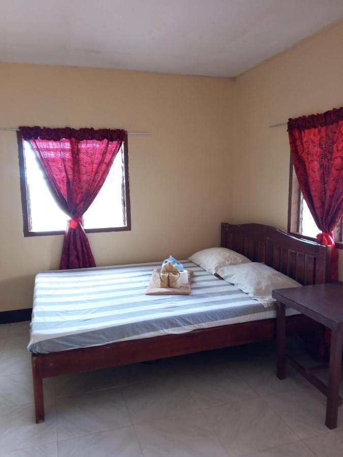 Akoya Beach Park And Cottages Locaroc Esterno foto