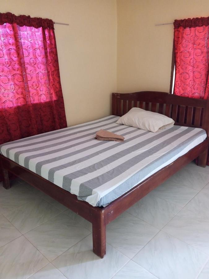 Akoya Beach Park And Cottages Locaroc Esterno foto