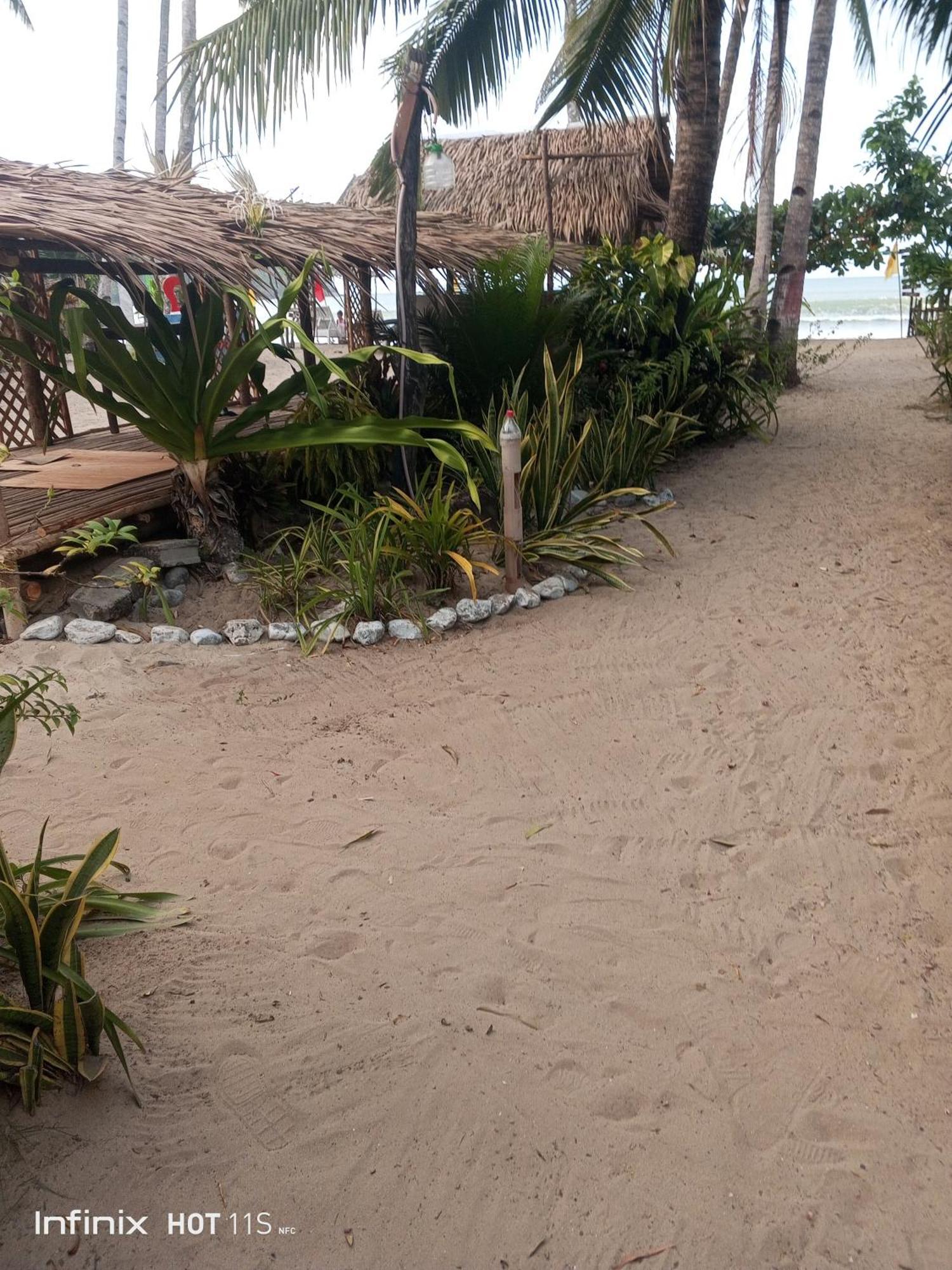 Akoya Beach Park And Cottages Locaroc Esterno foto