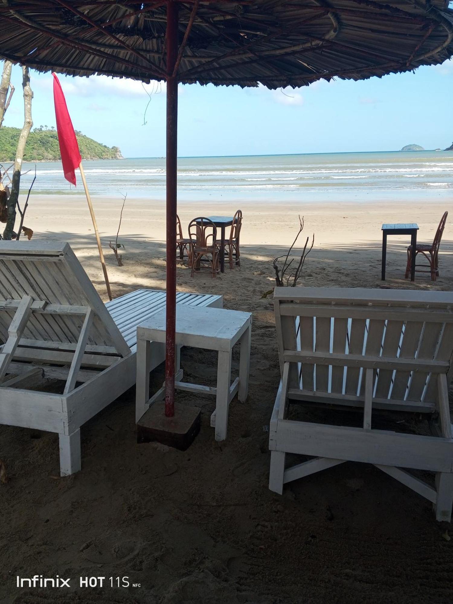 Akoya Beach Park And Cottages Locaroc Esterno foto