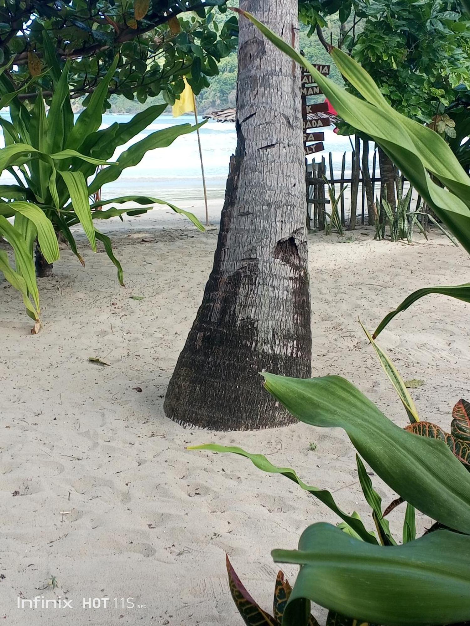 Akoya Beach Park And Cottages Locaroc Camera foto